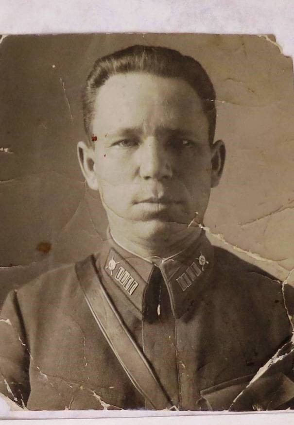 1 й директор Алексеев В.М. фото 1941 г.jpg 1 й директор Алексеев В.М. фото 1941 г.jpg